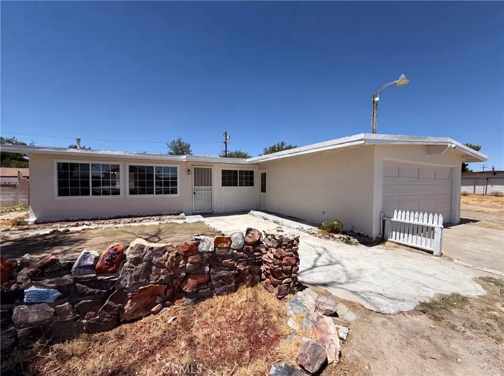 13325 Lamel, Edwards, CA — listing photo 1
