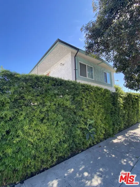 Residential Lease for rent at 5614 Western 2, Los Angeles, Los Angeles County, CA featuring 2 beds and 1 bath