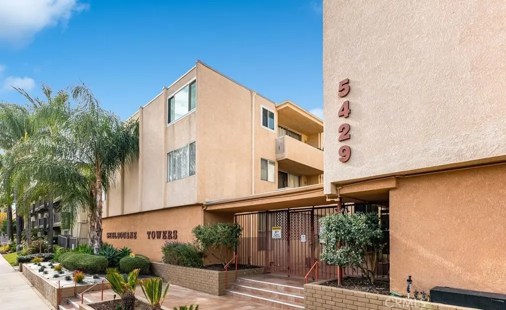 5429 Newcastle Avenue 313, Encino, CA — listing photo 1