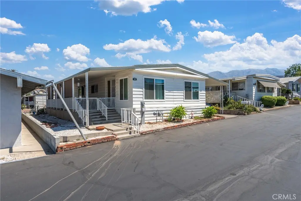 12582 2nd 11, Yucaipa, CA — listing photo 1
