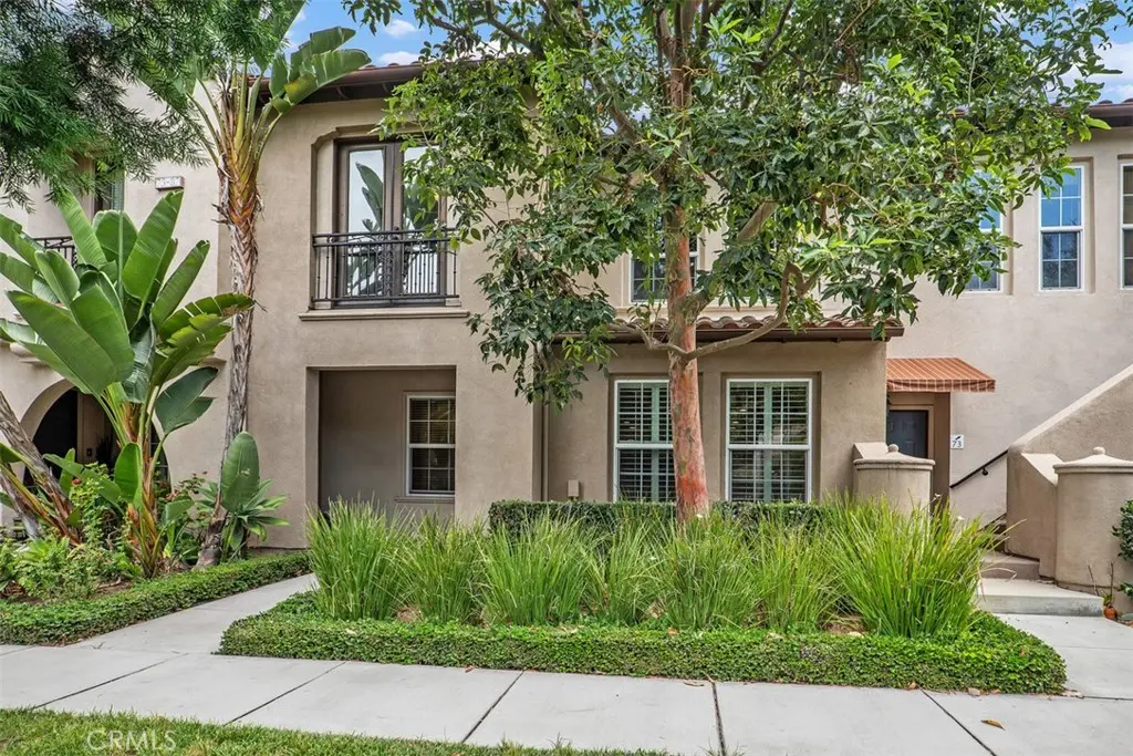 Residential Lease for rent at 75 Reunion, Irvine, Orange County, CA featuring 3 beds and 3 baths