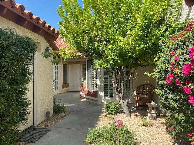 Residential Lease for rent at 107 Avellino Circle, Palm Desert, Riverside County, CA featuring 2 beds and 2 baths