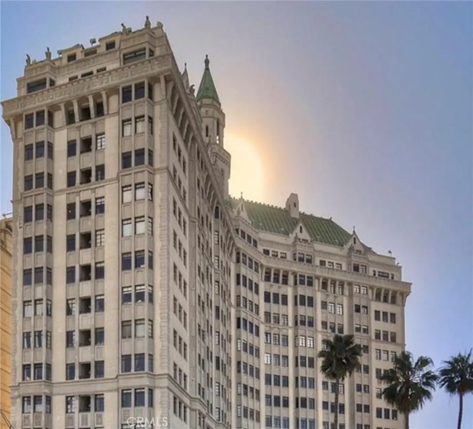 Condominium for rent at 800 E Ocean Boulevard, Long Beach, CA and 1 bath