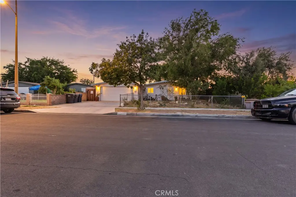 Residential Lease for rent at 38457 Glenbush, Palmdale, Los Angeles County, CA featuring 3 beds and 2 baths