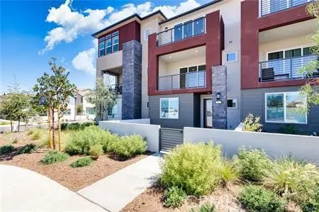 Condominium for rent at 152 Restore, Irvine, CA featuring 3 beds and 4 baths