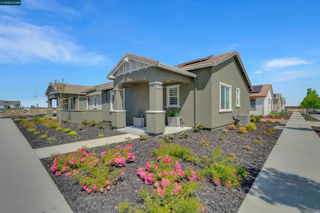 Residential for sale at 2307 Rustic Oak Ln, Rio Vista, CA featuring 1 bed and 2 baths