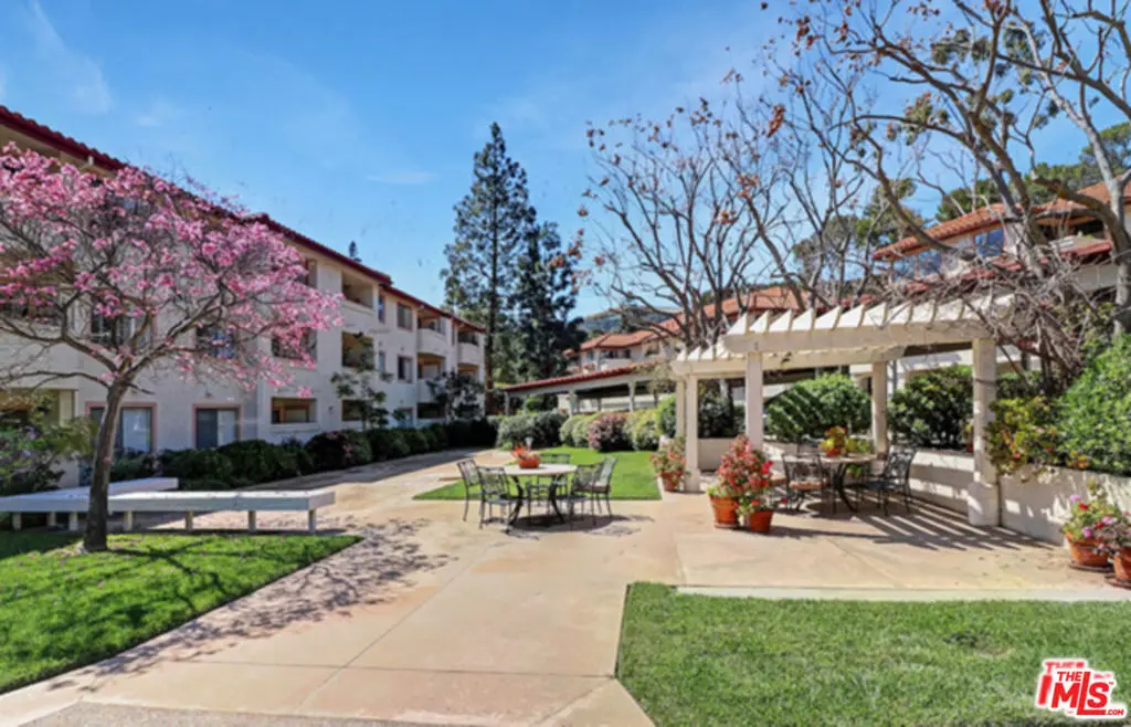 Condominium for sale at 501 Palisades Drive 103, Los Angeles, CA featuring 1 bed and 1 bath