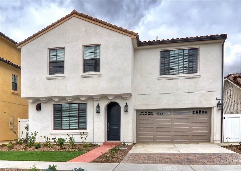 Duplex for rent at 1391 San Juan, Tustin, CA featuring 4 beds and 4 baths