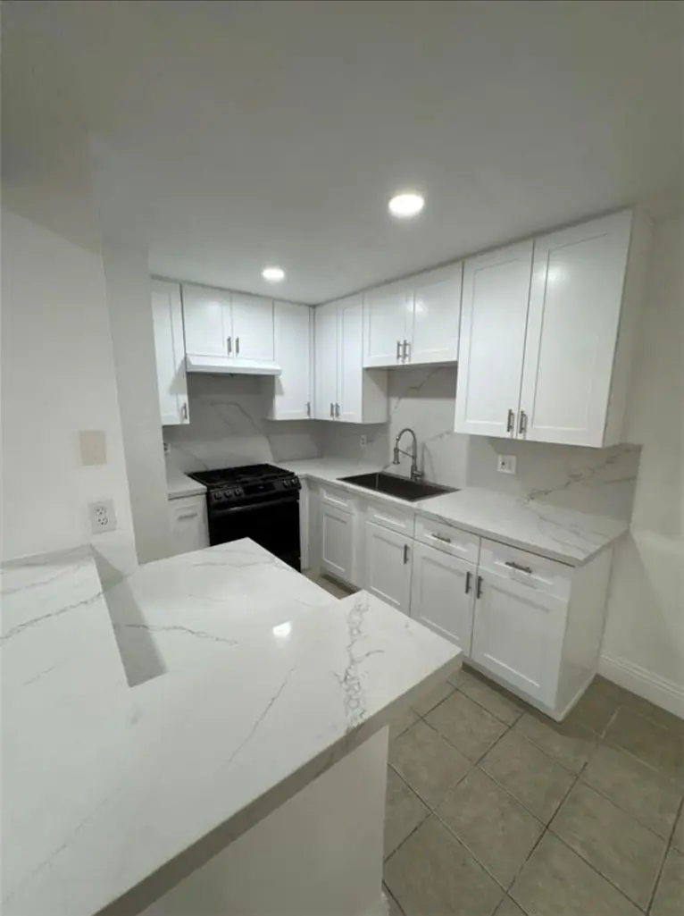 1101 W Macarthur 301, Santa Ana, CA — listing photo 1
