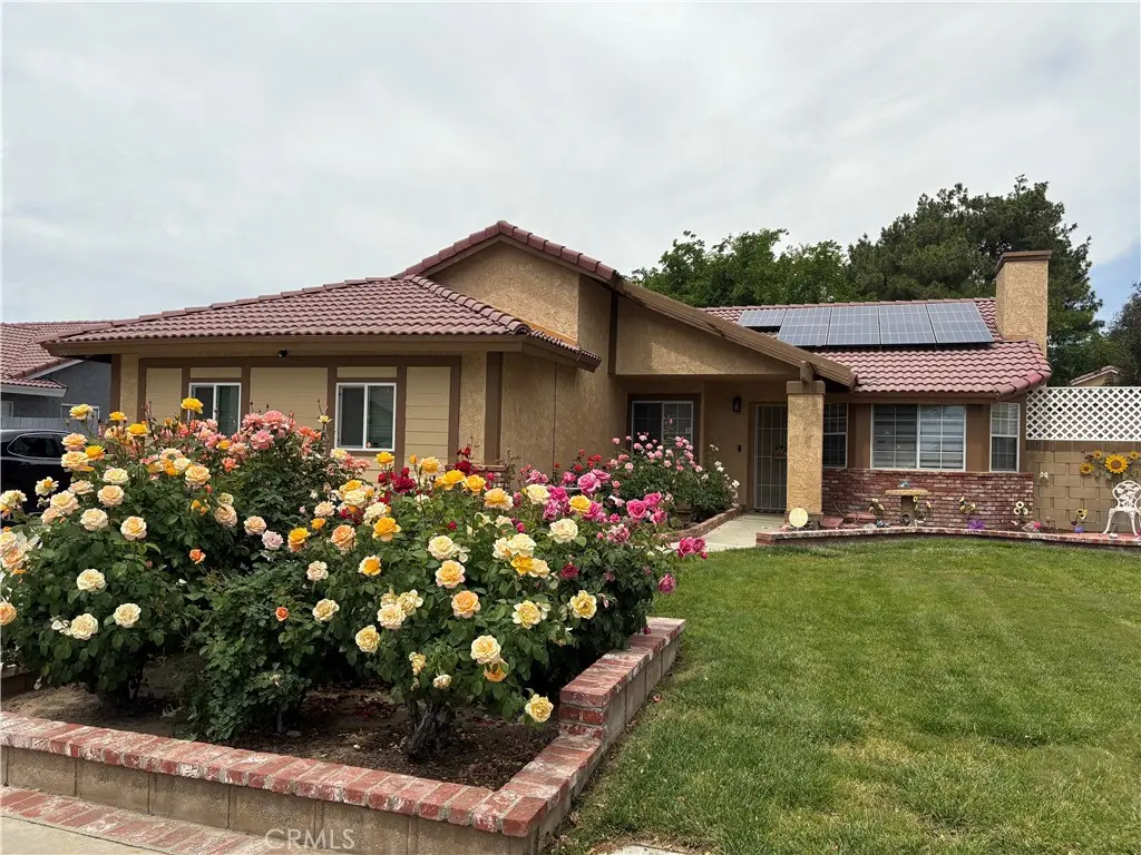 661 E J10 Avenue, Lancaster, CA — listing photo 1