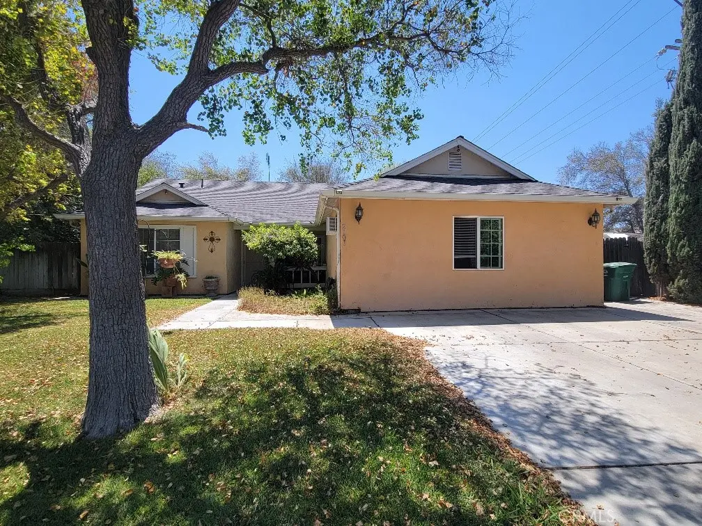 Single Family Residence for sale at 2101 Canal Farm Lane, Los Banos, CA featuring 5 beds and 3 baths