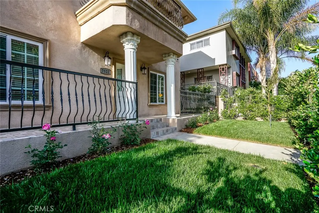 Apartment for rent at 7522 Fountain Avenue, West Hollywood, CA featuring 2 beds and 1 bath