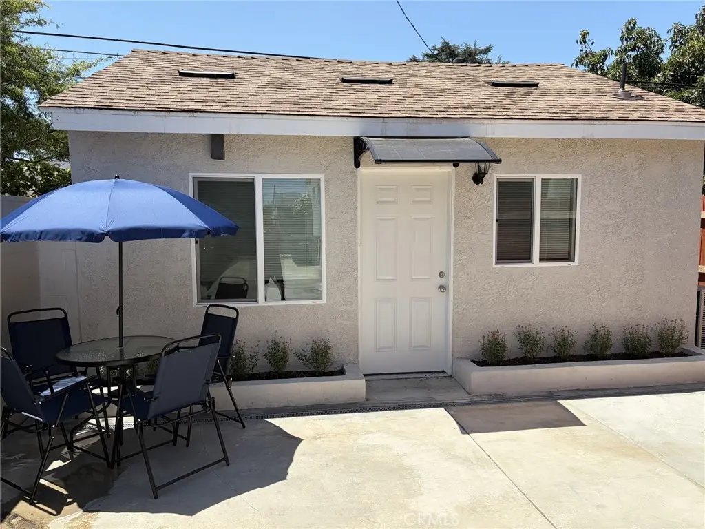 Residential Lease for rent at 12621 Izetta Avenue, Downey, Los Angeles County, CA featuring 1 bed and 1 bath