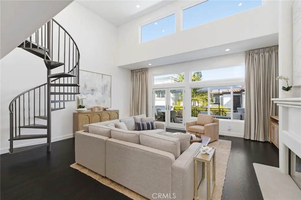 720 Manhattan Beach Boulevard, Manhattan Beach, CA — listing photo 1