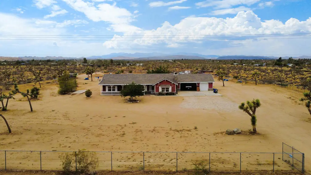 4224 Yucca Mesa Road, Yucca Valley, CA — listing photo 1