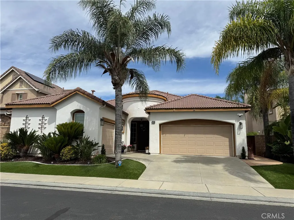 Single Family Residence for rent at 27383 Pumpkin, Murrieta, CA featuring 3 beds and 2 baths