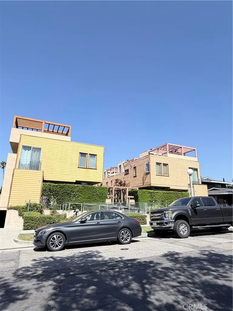 41 N Oak 4, Pasadena, CA — listing photo 1