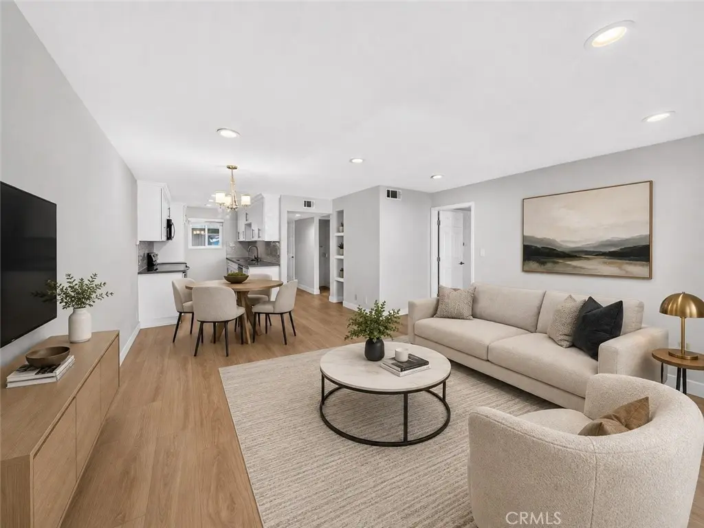 Condominium for sale at 433 S Manhattan Pl 206, Los Angeles, CA featuring 2 beds and 2 baths