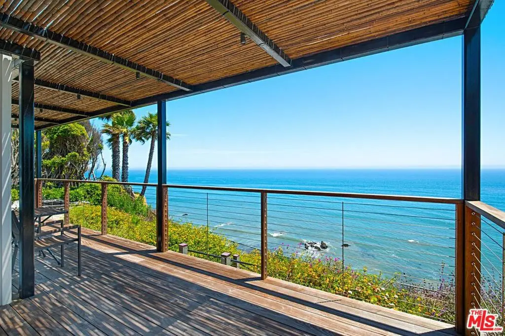 Residential Lease for rent at 32614 Pacific Coast Highway, Malibu, Los Angeles County, CA featuring 1 bed and 1 bath