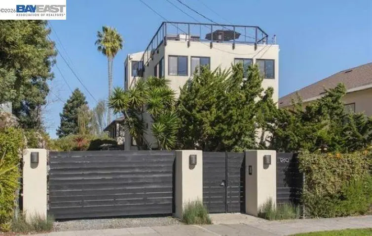 Residential Lease for rent at 1260 63rd, Emeryville, CA featuring 2 beds and 1 bath