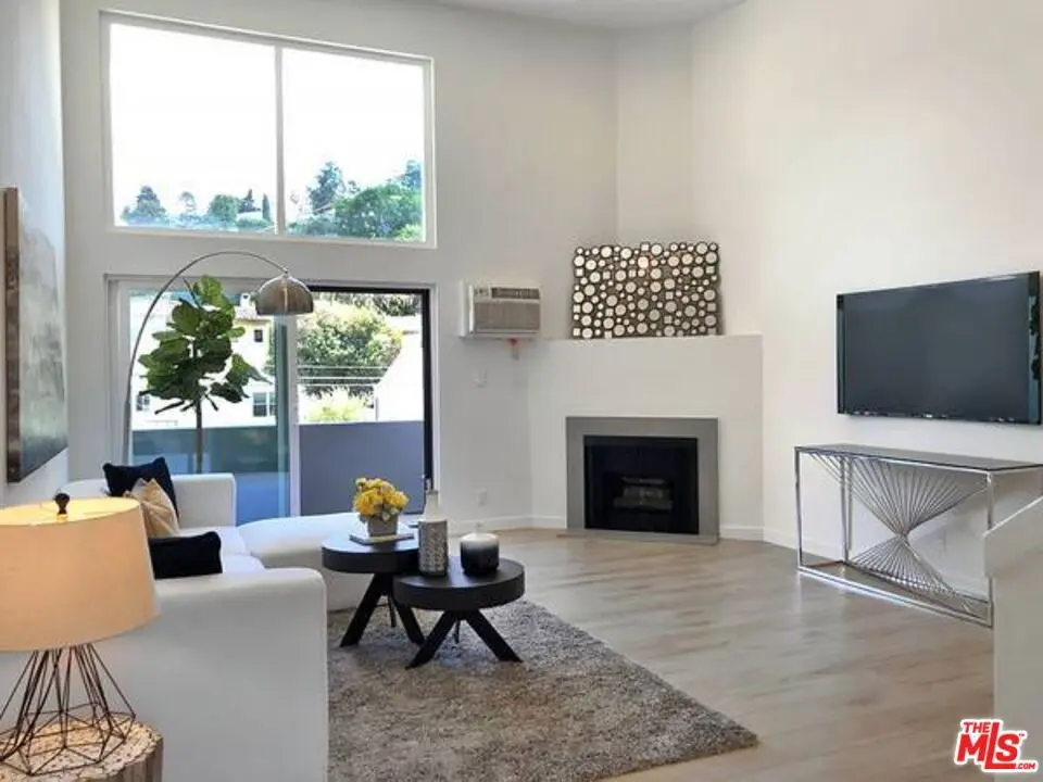 Residential Lease for rent at 2211 GRIFFITH PARK 5, Los Angeles, Los Angeles County, CA featuring 1 bed and 1 bath