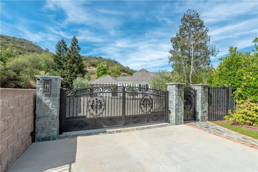 1686 SYCAMORE CANYON, Westlake Village, CA — listing photo 1