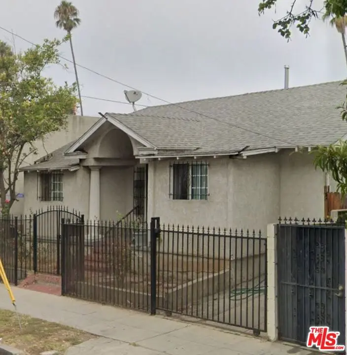 Single Family Residence for rent at 5061 Fountain Avenue, Los Angeles, CA featuring 2 beds and 1 bath