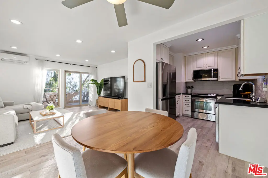 Residential Lease for rent at 5651 Windsor Way 101, Culver City, Los Angeles County, CA featuring 2 beds and 2 baths