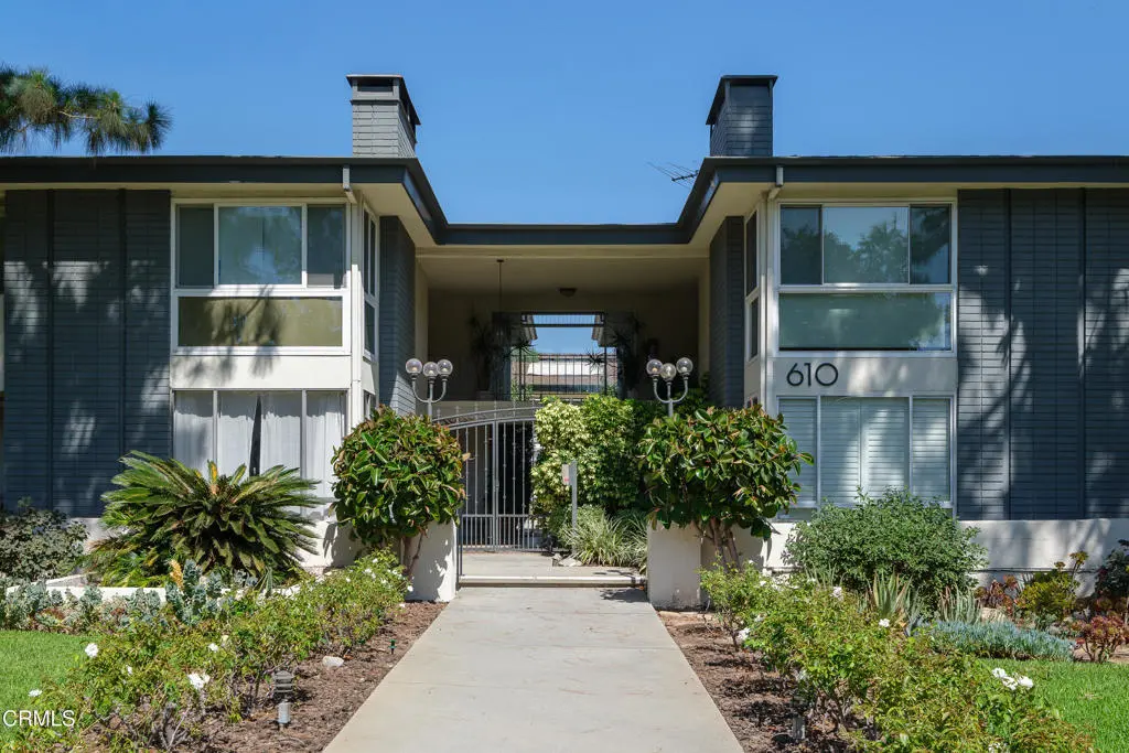 Condominium for sale at 610 S Orange Grove Boulevard 6, Pasadena, CA featuring 3 beds and 2 baths