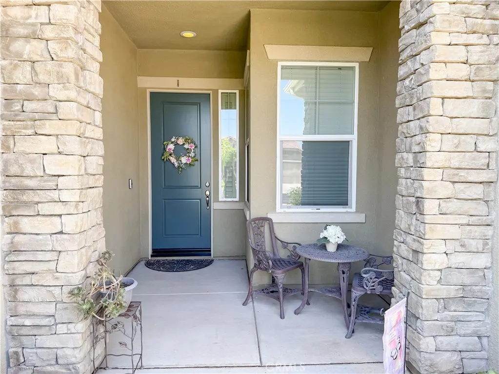 9809 Naples, Bakersfield, CA — listing photo 1