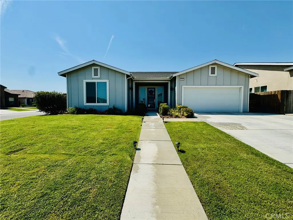 5803 Hawthorn Tree, Bakersfield, CA — listing photo 1