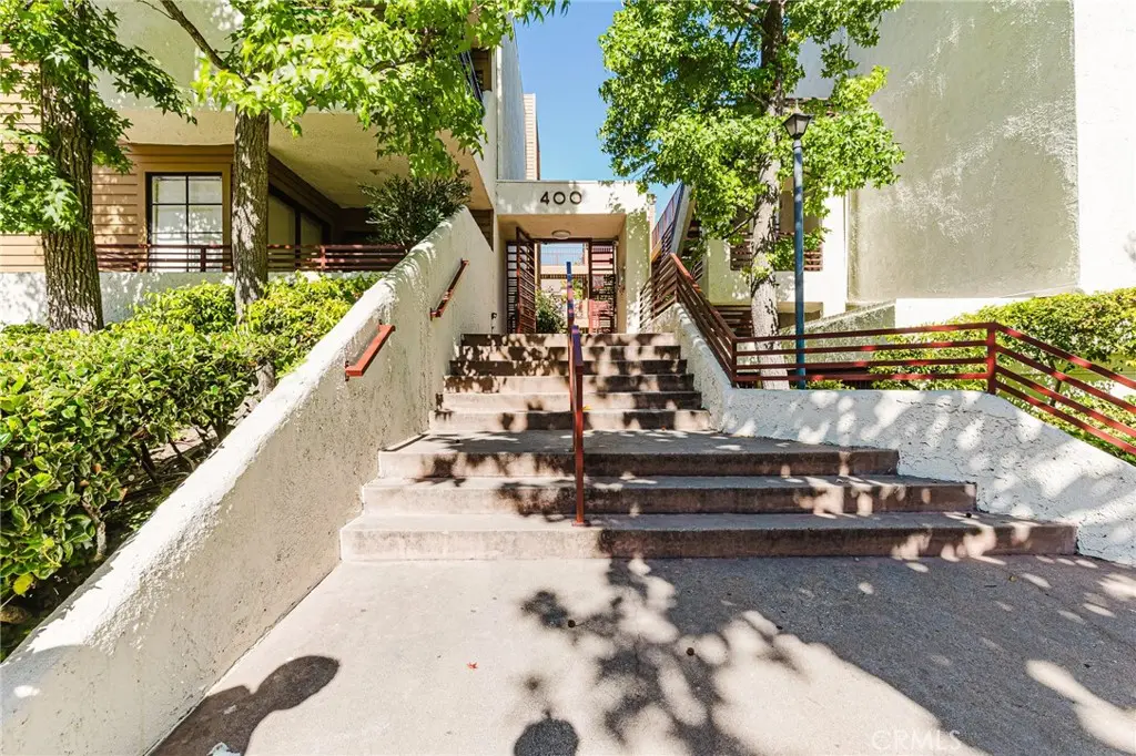 400 N Louise 303, Glendale, CA — listing photo 1
