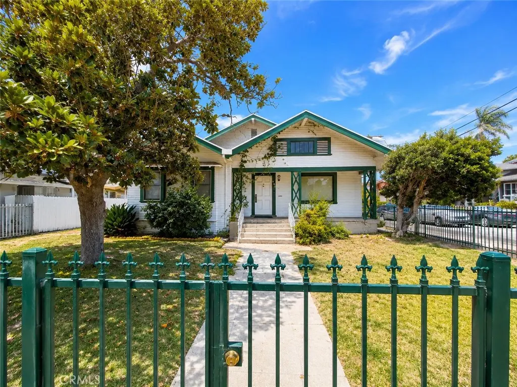 Single Family Residence for rent at 103 S Ardmore, Los Angeles, CA featuring 4 beds and 2 baths