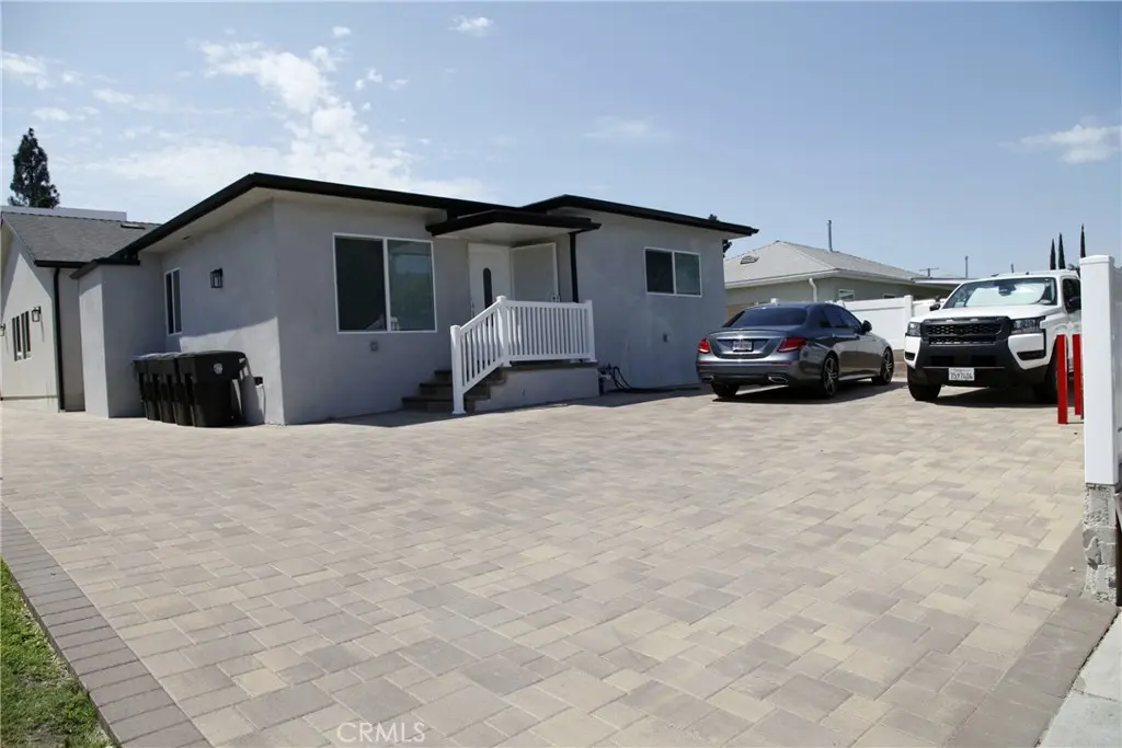 Residential Lease for rent at 2251 N Catalina Street, Burbank, Los Angeles County, CA featuring 2 beds and 1 bath