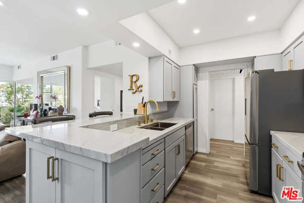 Condominium for sale at 7135 Hollywood Boulevard 206, Los Angeles, CA featuring 2 beds and 2 baths