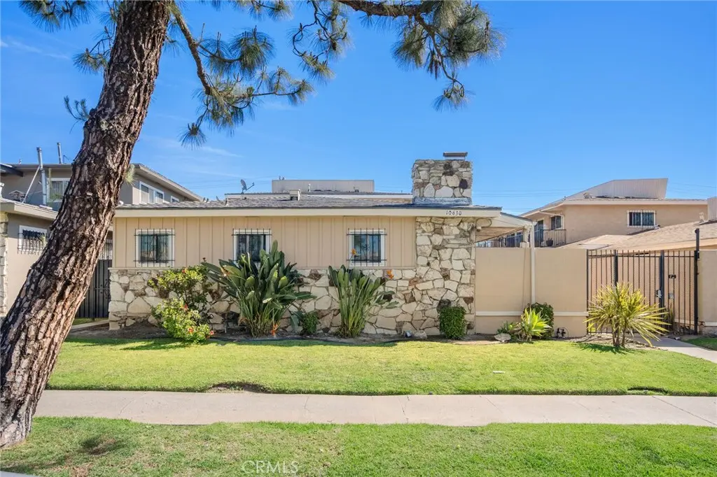 10632 Crenshaw Blvd, Inglewood, CA — listing photo 1