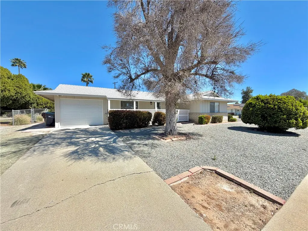 Residential Lease for rent at 28880 Amersfoot, Sun City, Riverside County, CA featuring 2 beds and 2 baths