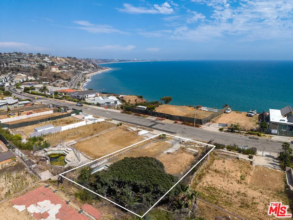 18341 Coastline Drive, Malibu, CA — listing photo 1