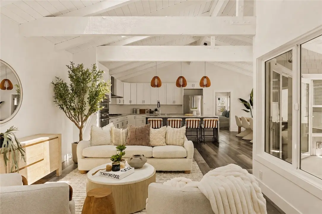 702 1/2 Acacia Avenue, Corona Del Mar, CA — listing photo 1