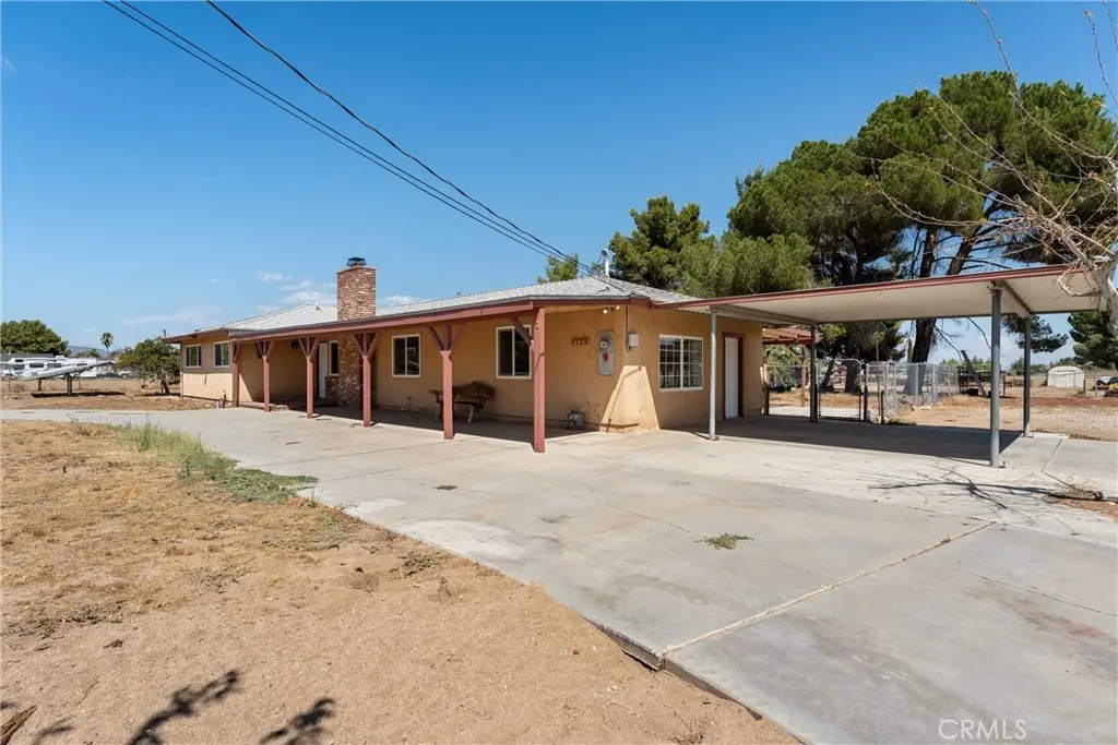 1729 W Avenue N-8, Palmdale, CA — listing photo 1