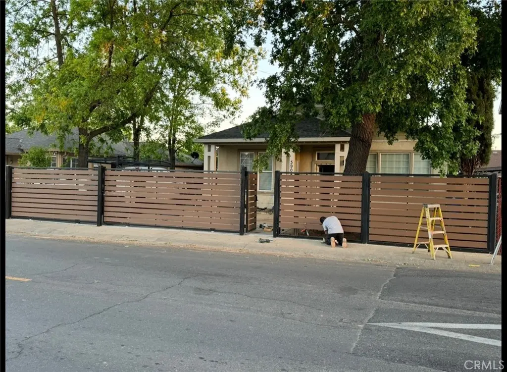 3904 23rd Avenue, Sacramento, CA — listing photo 1