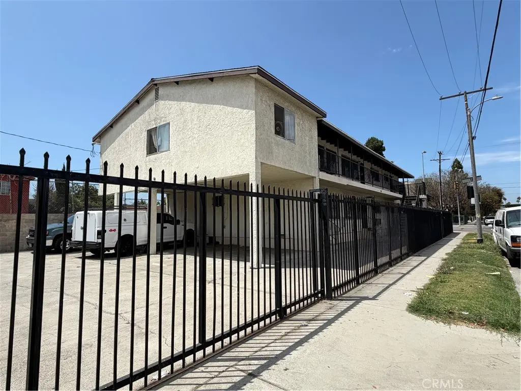 Apartment for sale at 254 W 83rd Street, Los Angeles, CA