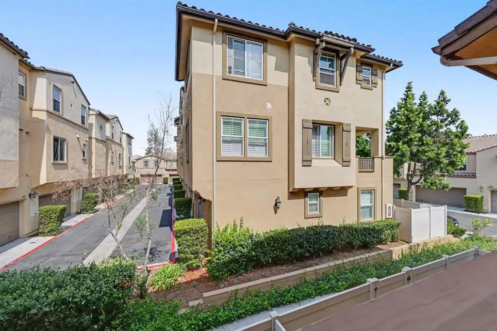 Condominium for sale at 1702 Santa Gloria, San Diego, CA featuring 3 beds and 3 baths
