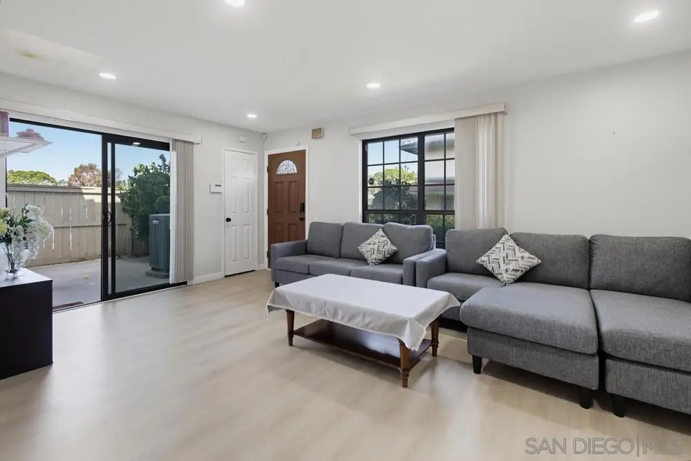Condominium for sale at 10142 Caminito Zar, San Diego, CA featuring 3 beds and 2 baths
