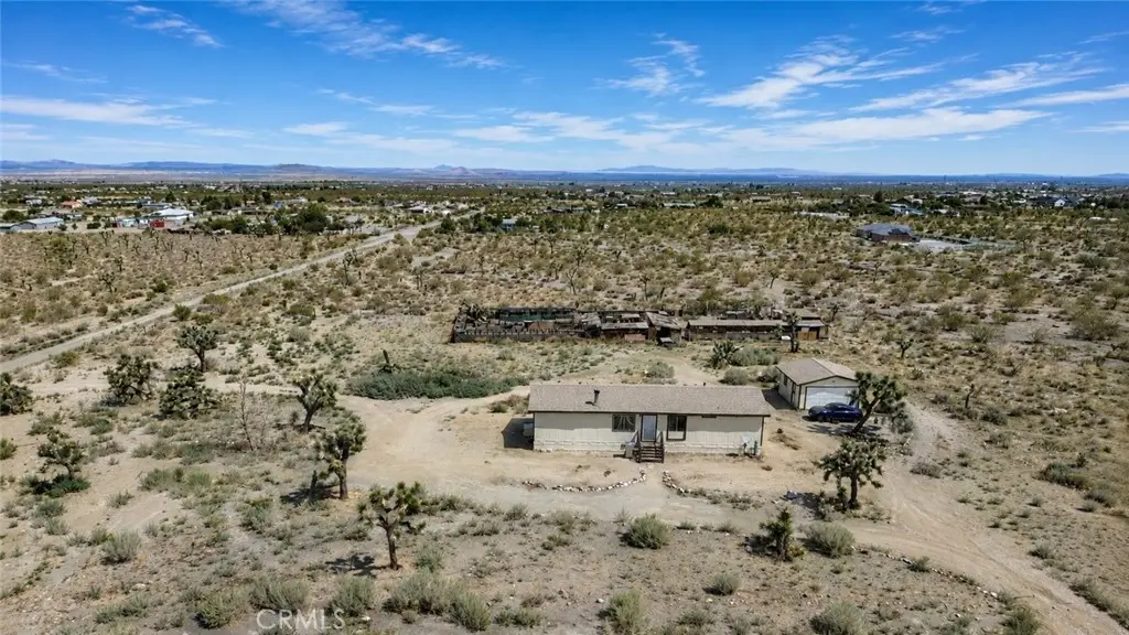 1930 Calaveras, Pinon Hills, CA — listing photo 1