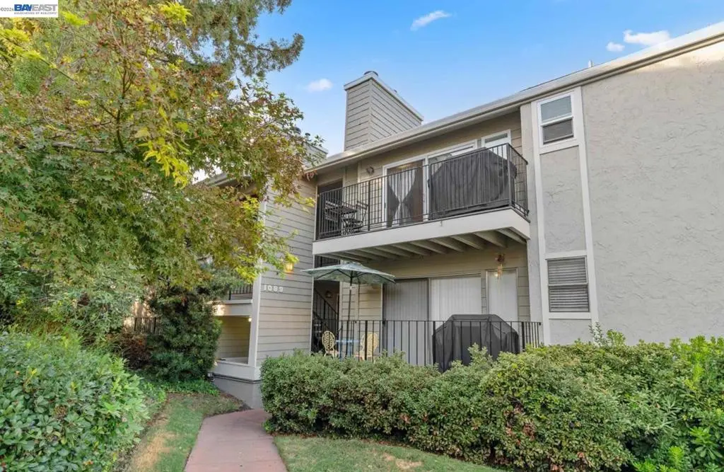 Condominium for sale at 1089 Wesley Ct 8, Walnut Creek, CA featuring 2 beds and 2 baths