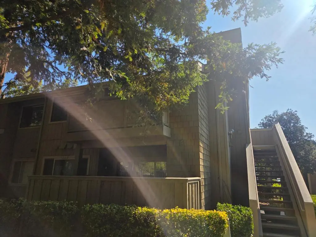 Apartment for rent at 5440 Makati Circle, San Jose, CA featuring 2 beds and 1 bath