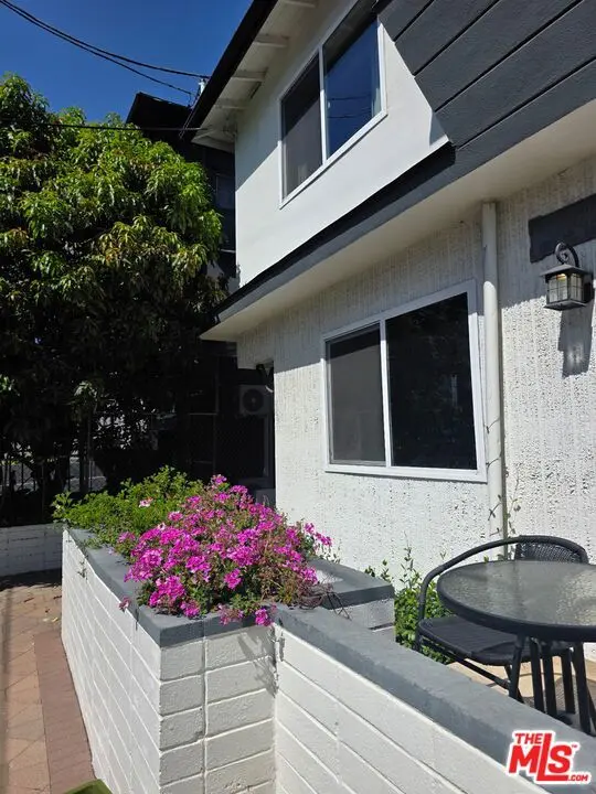 Condominium for rent at 1922 N Vista Del Mar Avenue 3, Los Angeles, CA featuring 1 bed and 1 bath