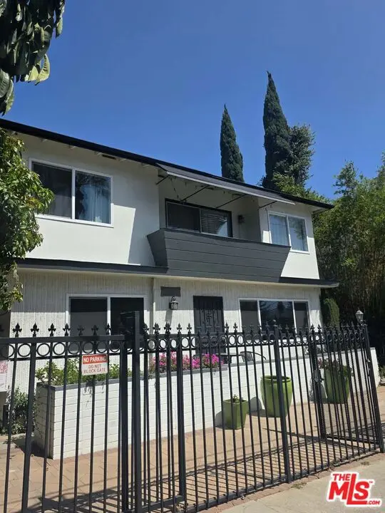 Condominium for rent at 1922 N Vista Del Mar Avenue 3, Los Angeles, CA featuring 1 bed and 1 bath