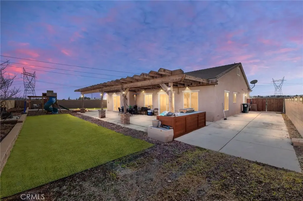 13374 Luna, Victorville, CA — listing photo 1
